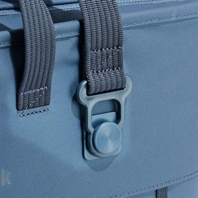 carryouttm-soft-cooler-tote-20-l-q1 250815_hydro_cooler_details_14838_2_4.jpg