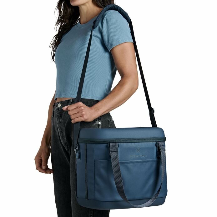 carryouttm-soft-cooler-15-l-d7 250815_hydro_s26_hb_14556_6.jpg