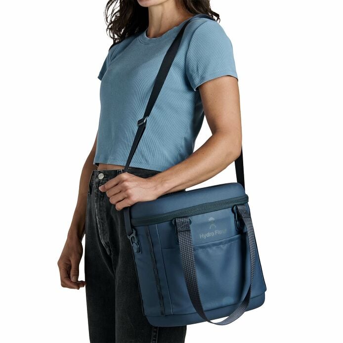 carryouttm-soft-cooler-10-l-j6 250815_hydro_s26_hb_14560_1_4.jpg