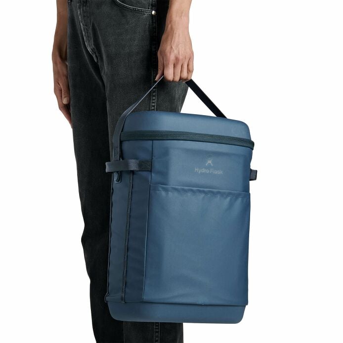 carryouttm-backpack-22-l-t0 250815_hydro_s26_hb_14597_6.jpg