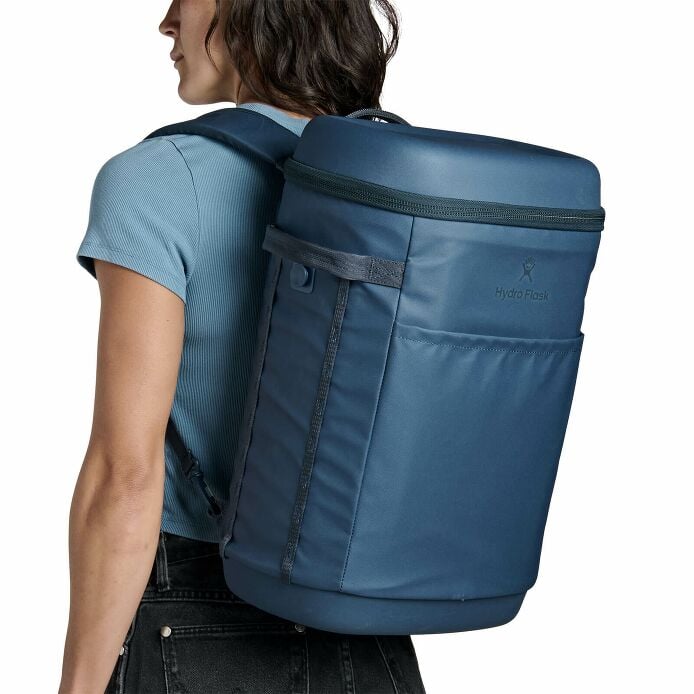 carryouttm-backpack-22-l-t0 250815_hydro_s26_hb_14605_7.jpg