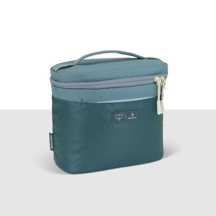 osprey-axis-x-hydro-flask-campus-essentials-bundle-f8 axisxhydroflask_s26_detail1_cascadeblue_10007249_1.jpg
