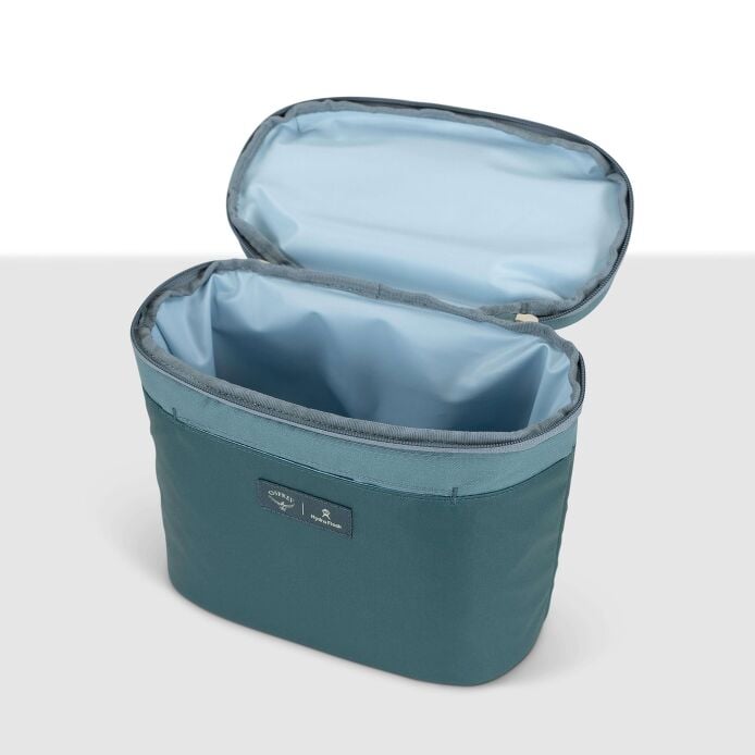 osprey-axis-x-hydro-flask-campus-essentials-bundle-f8 axisxhydroflask_s26_detail2_cascadeblue_10007249_1.jpg