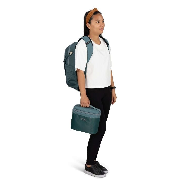 osprey-axis-x-hydro-flask-campus-essentials-bundle-f8 axisxhydroflask_s26_onbody1_cascadeblue_10007249_2.jpg