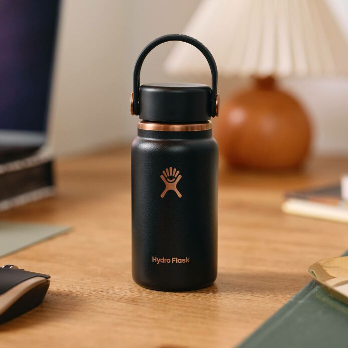 arc-collection-micro-hydro-200-ml-b8 black_-_lifestyle_1.jpeg