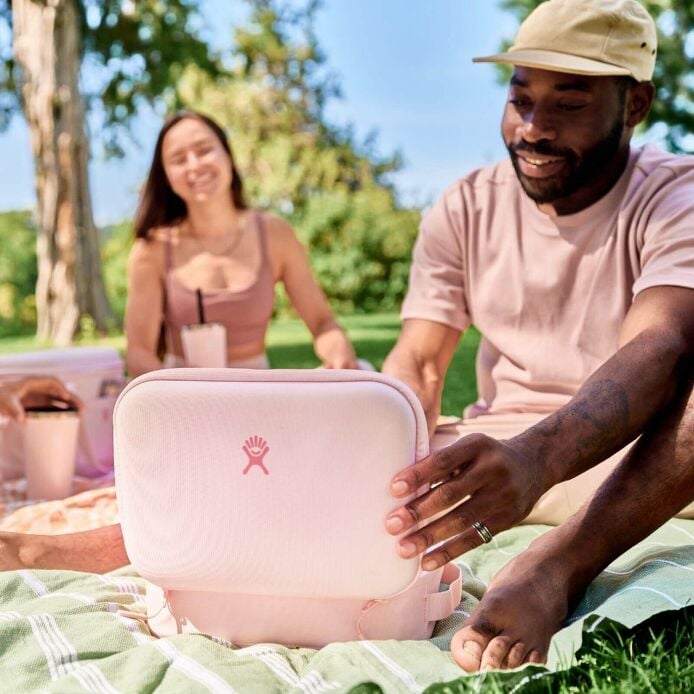 5-l-carry-outtm-lunch-box-l4 hf_s24_trillium_45_1.jpg