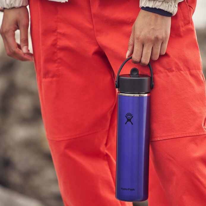 24-oz-lightweight-flex-straw-bottle-v9 hf_s26_lightweight_mcinnis_7443_3.jpg