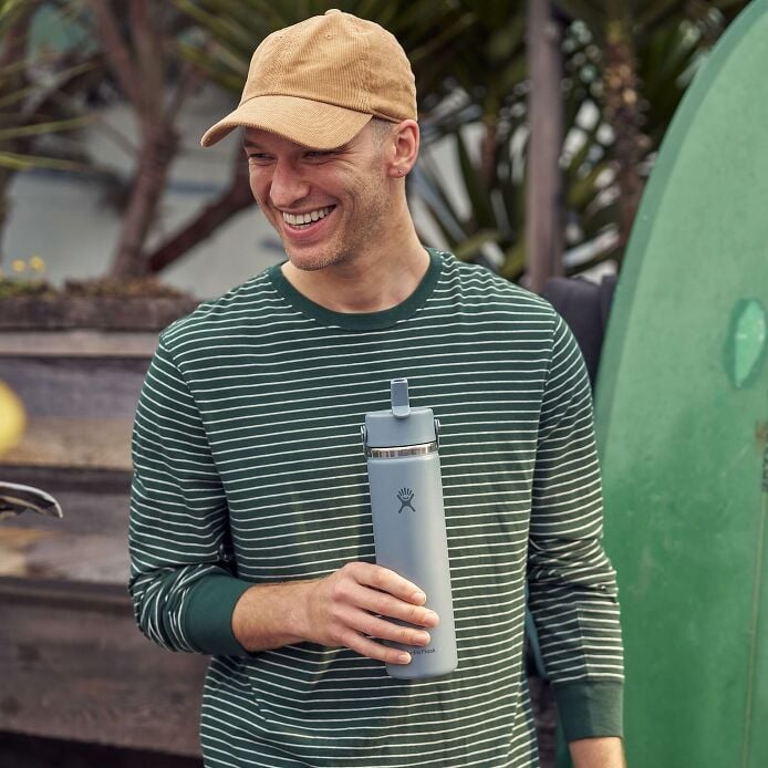 24-oz-wide-mouth-with-flex-straw-cap-y6 hf_s26_mcinnis_0232_13.jpg