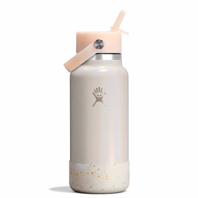medium-boot-x4 le-f25w32-g-32-oz-wide-flex-straw-cap-glimmer-cream-straight-withboot_1_1_1.jpg
